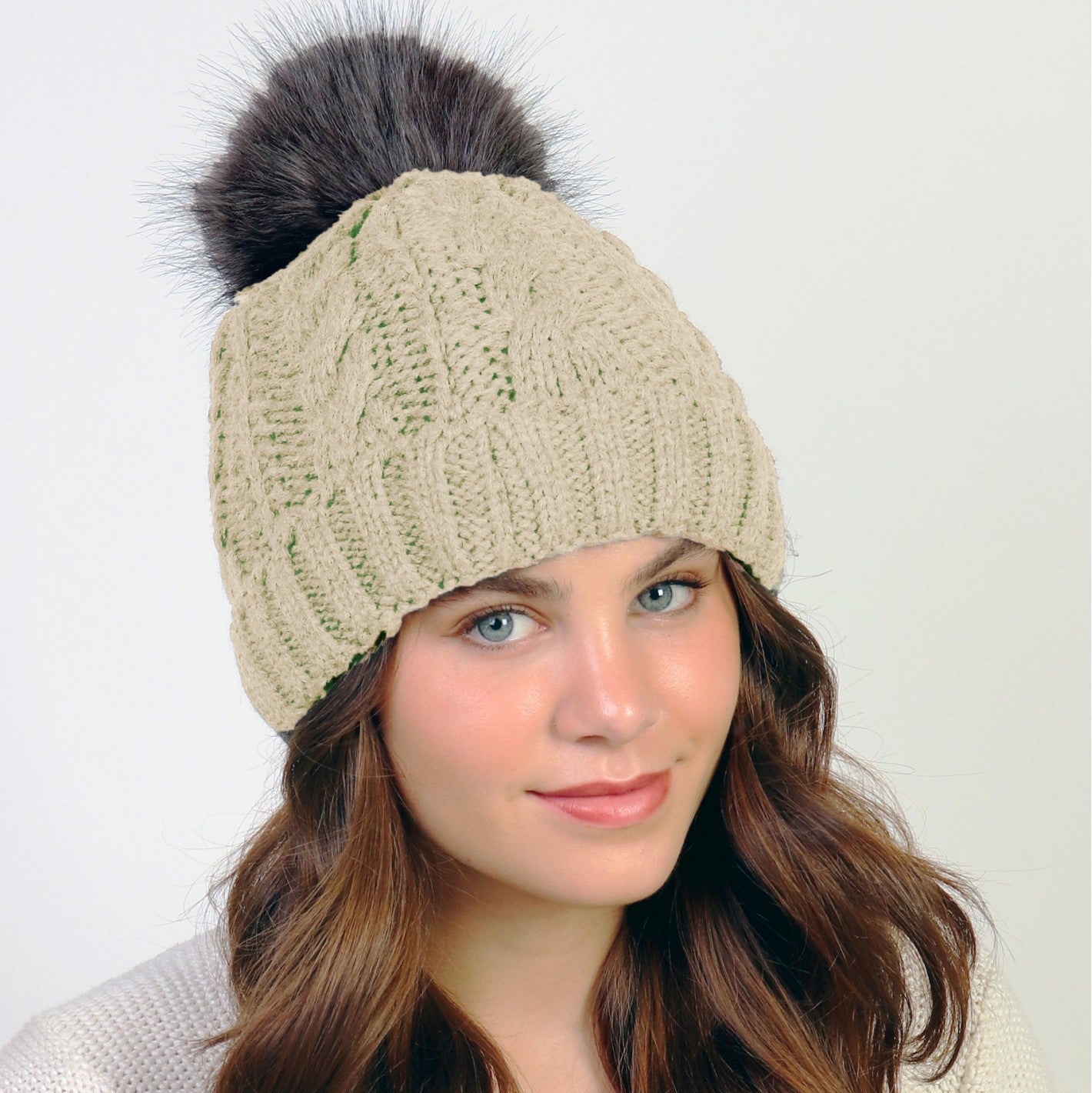 Women's Knitted Hat w/Pom-Pom Assorted