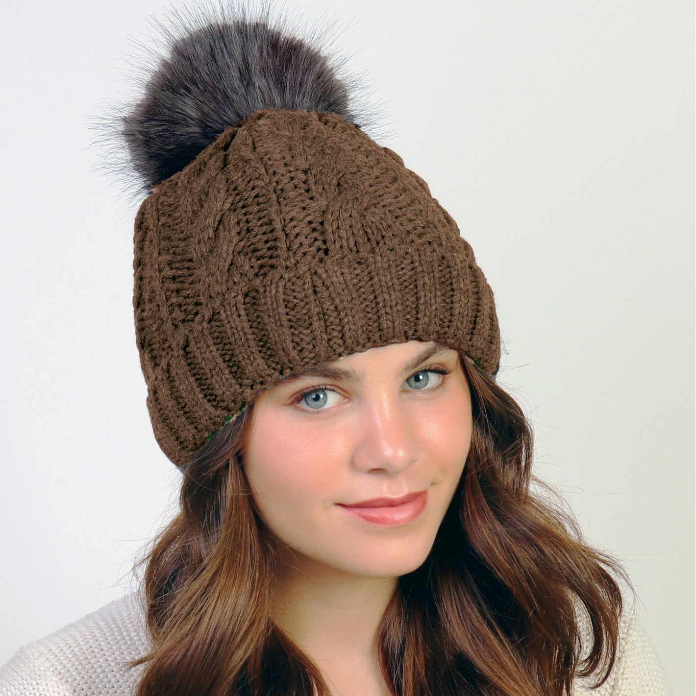 Women's Knitted Hat w/Pom-Pom Assorted