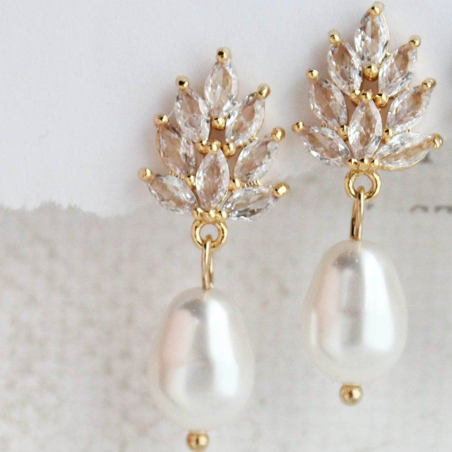 Earrings- Glass Leaf/Pearl Drop- Gold/Ivory Cream/Baroque Pearl
