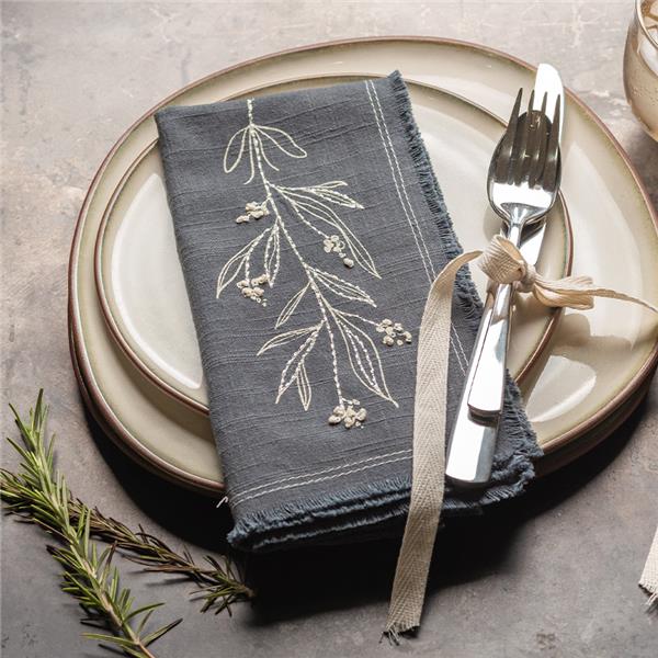 Linen Napkins Set/4- Embroidered Mistletoe