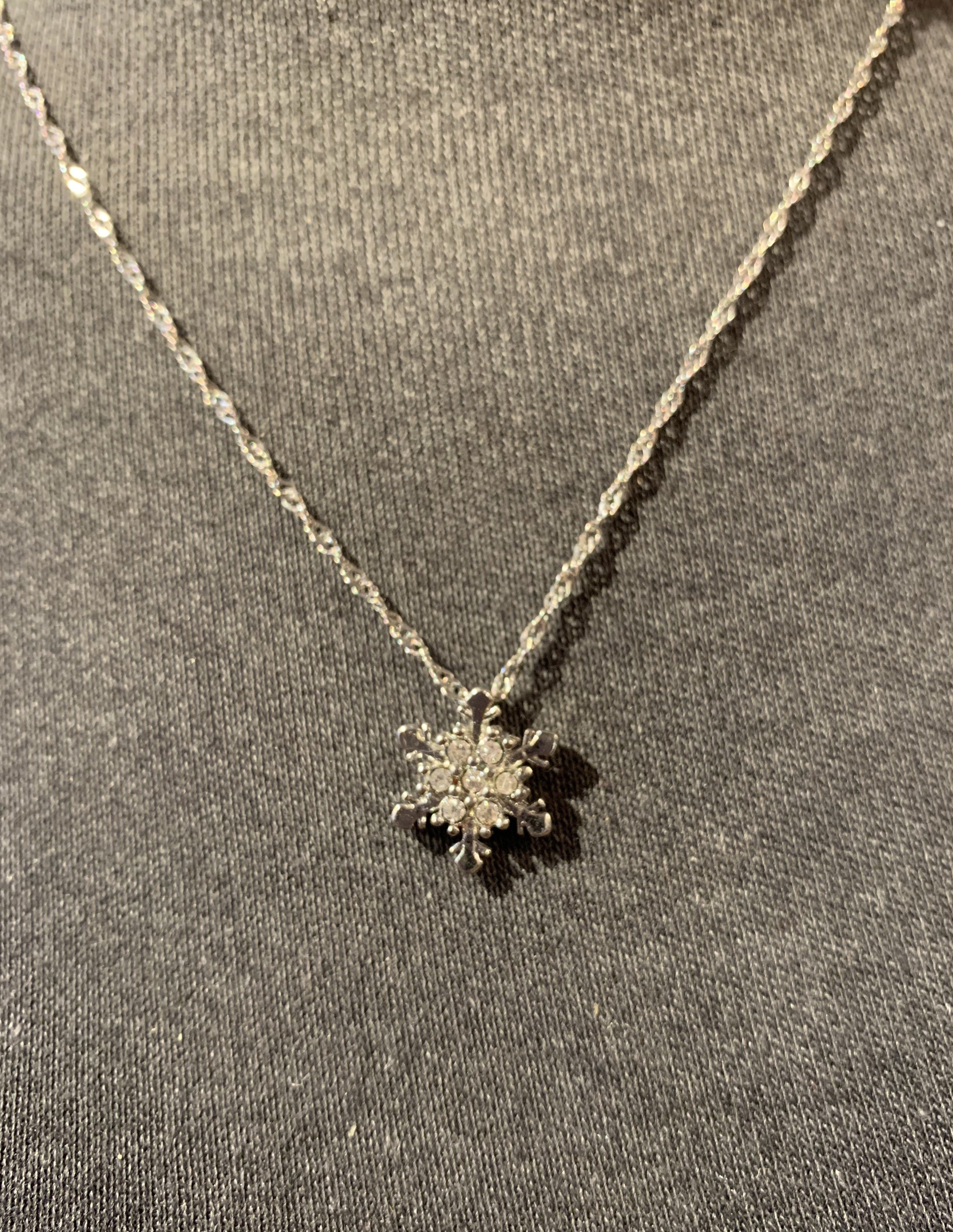 CRD - Necklace - Winter Snowflake